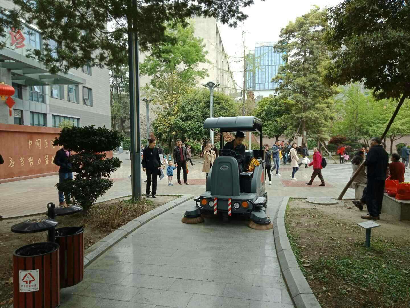 餘姚掃地車