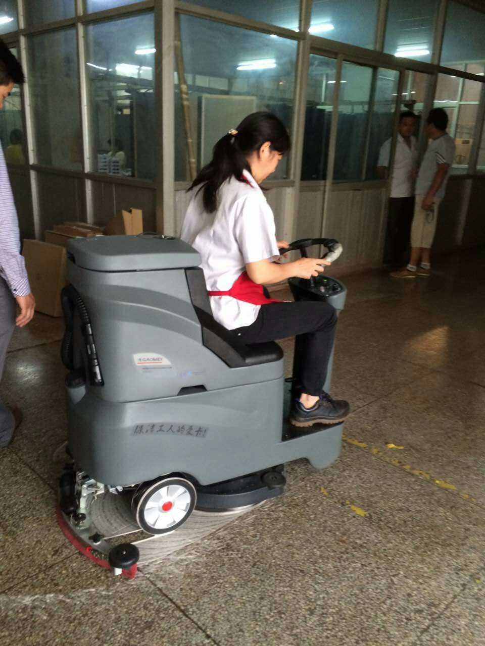 洗地機能不能清潔水磨石的地麵？