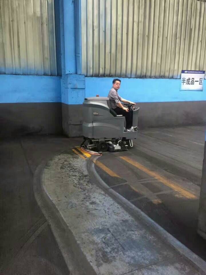 購買駕駛式洗地車有什麽需要注意的地方？