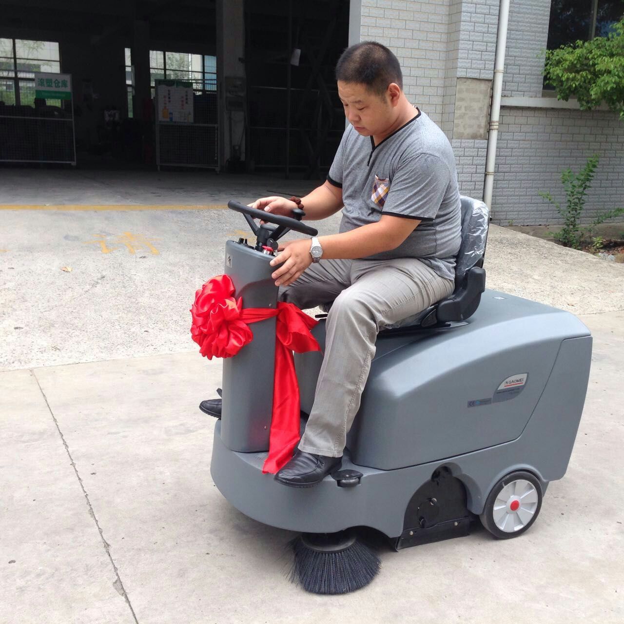 物業掃地機購買首選BG大游集团駕駛式掃地機