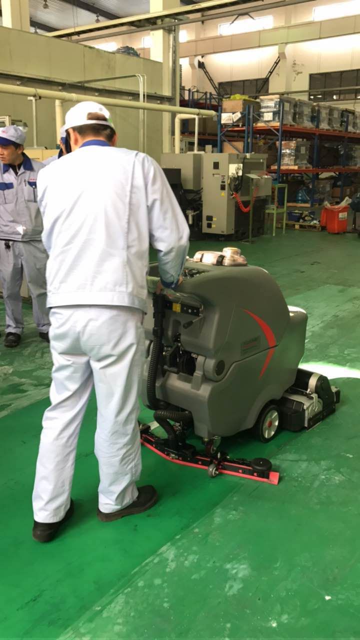 工廠洗地機的油汙地麵清潔洗地效果怎麽樣？