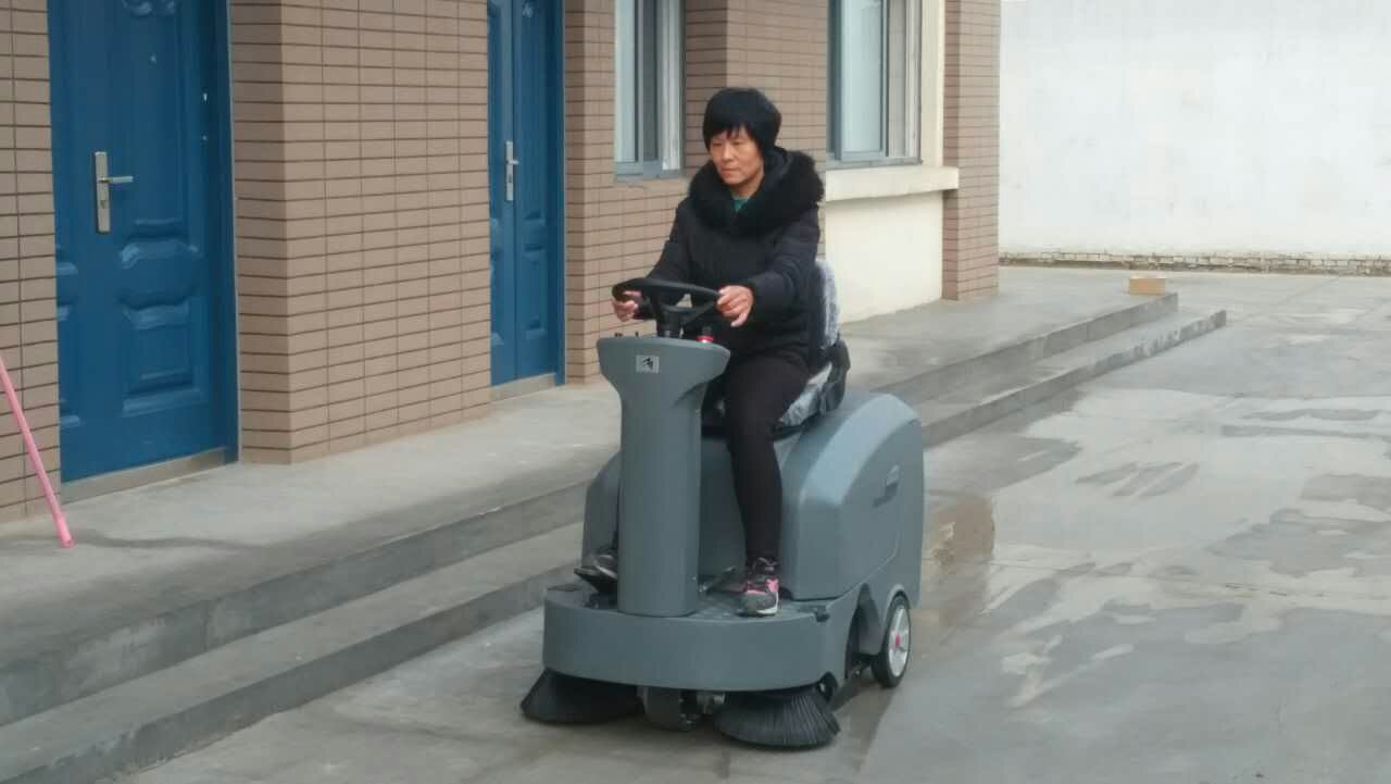 賓館酒店行業用什麽樣的掃地車合適？