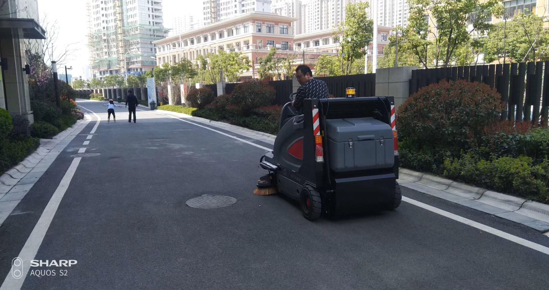 怎麽延長掃地車電瓶的使用壽命？